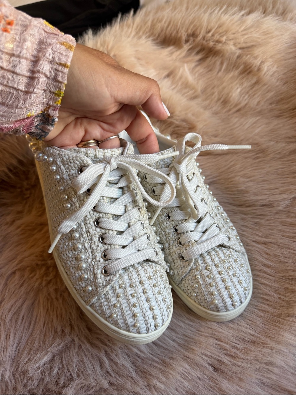 Stuart weitzman Pearl Embellished White Women's Lace-Up Sneakers size 6 rare